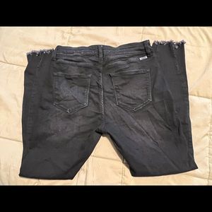 Kan Can High Rise, Split ankle destruction